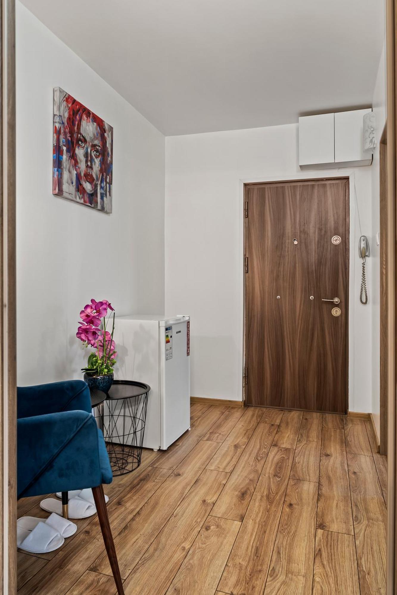 Garsoniera De Lux Si Eleganta Drumul Taberei Бухарест Экстерьер фото